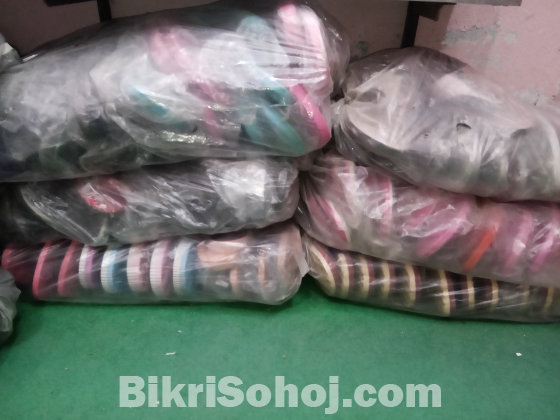 পাইকারি দামে ও স্বল্প মূল্য জুতা বিক্রি